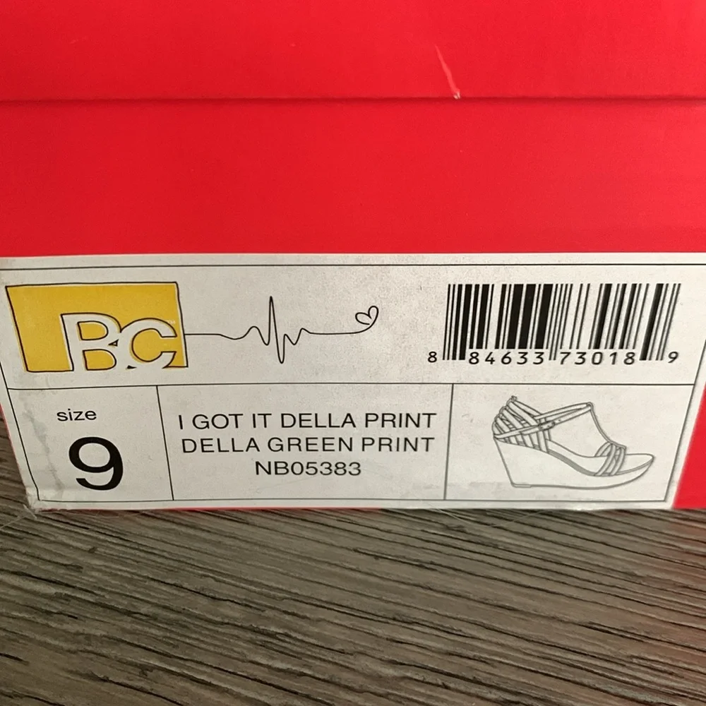 BC, I Got It Della Print, Della Green Print. Size 9. - Picture 8 of 10